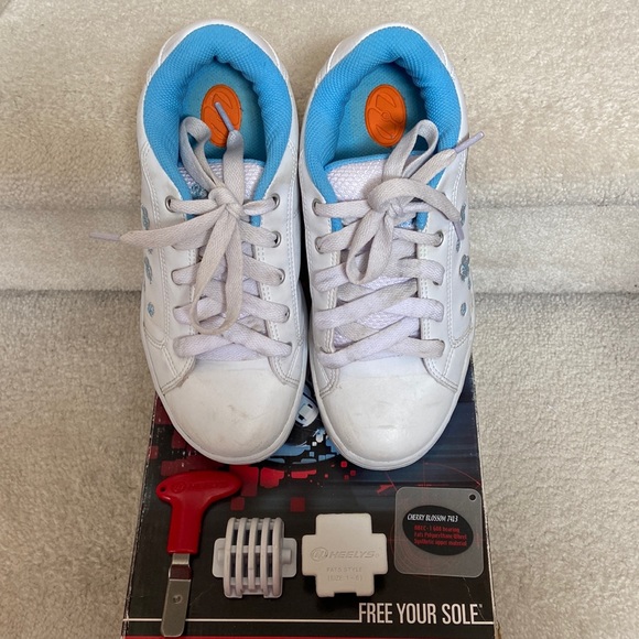 heelys - Picture 2 of 12